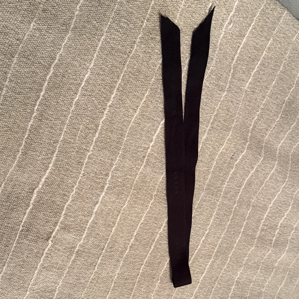 Gucci Dark Ribbon Accessory